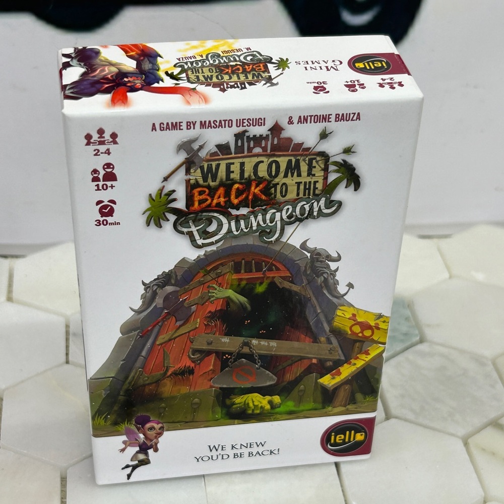 Welcome Back to the Dungeon Card Game IELLO GAMES